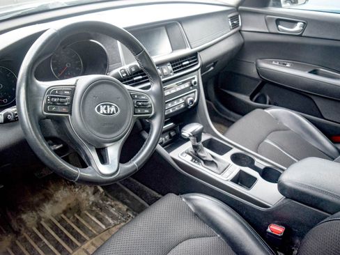 Used 2018 Kia Optima S FWD image 11