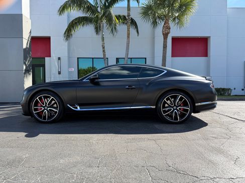 Used 2022 Bentley Continental GT image 11