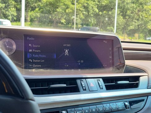 Used 2020 Lexus ES 350 Ultra Luxury w/ Accessory Package 2 FWD image 27