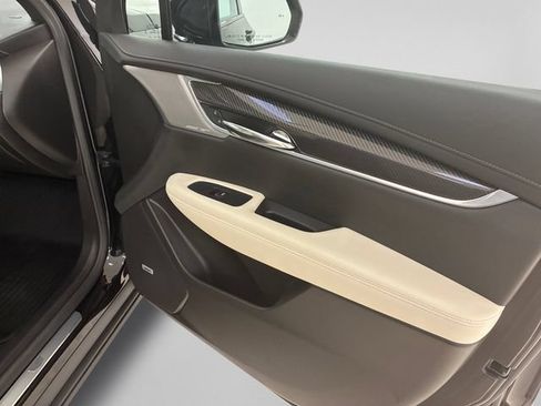 Used 2025 Cadillac XT6 Sport w/ LPO, Floor Liner Package AWD/4WD image 15