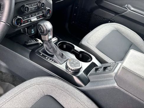 Used 2025 Ford Bronco Big Bend w/ Black Appearance Package image 17