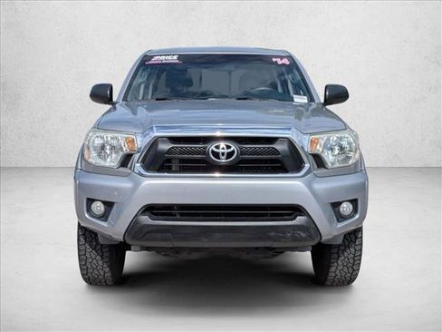 Used 2014 Toyota Tacoma PreRunner w/ SR5 Package RWD image 2