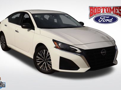 Used 2025 Nissan Altima 2.5 SV