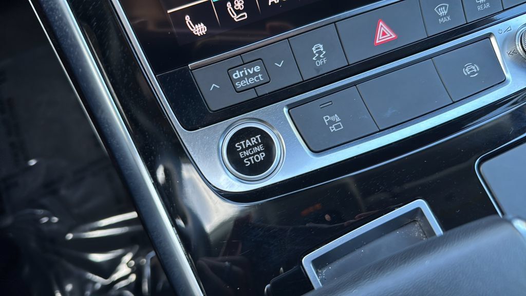 Used 2022 Audi Q8 Premium Plus AWD/4WD image 23
