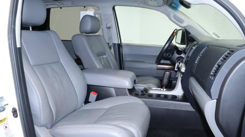 Used 2016 Toyota Sequoia Platinum AWD/4WD image 23