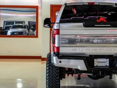 Used 2017 Ford F250 Platinum w/ Platinum Ultimate Package image 53