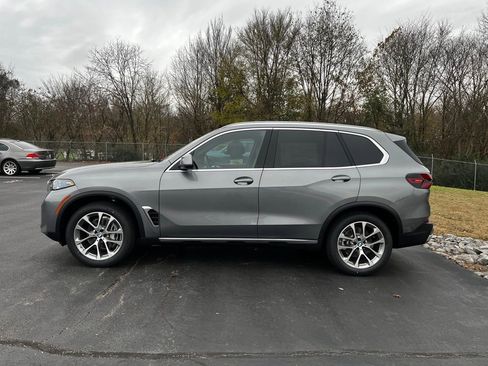 New 2026 BMW X5 sDrive40i w/ Premium Package image 8