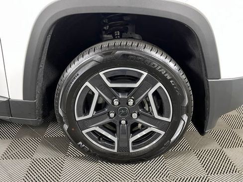 Used 2026 Jeep Cherokee Laredo AWD/4WD image 9
