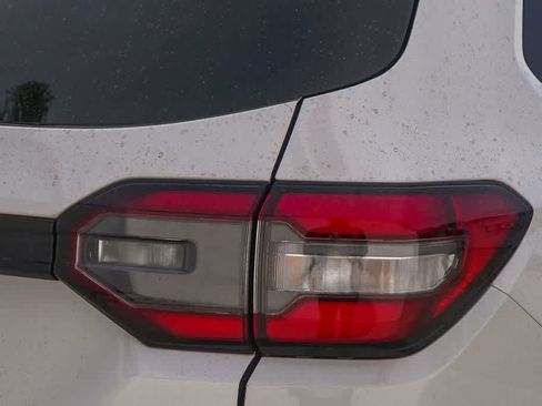 Used 2025 Honda Pilot EX-L image 10