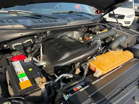 Used 2016 Ford F150 XLT w/ Equipment Group 302A Luxury AWD/4WD image 38
