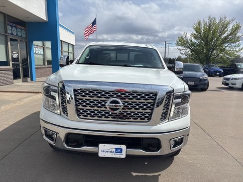 Used 2018 Nissan Titan SL w/ Chrome Package image 2