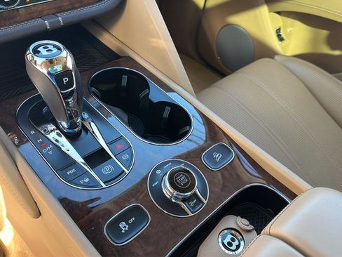 Used 2023 Bentley Bentayga Extended Wheelbase image 42