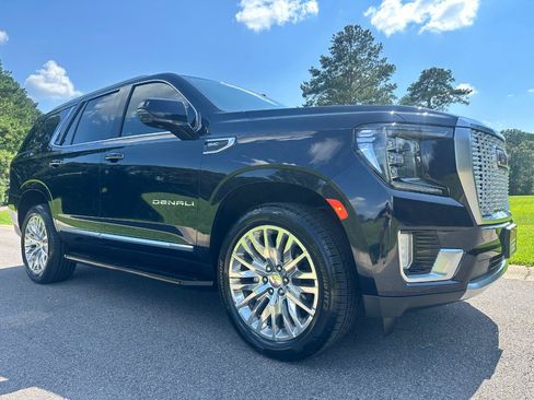 Used 2023 GMC Yukon Denali w/ LPO, Floor Liner Package RWD image 3