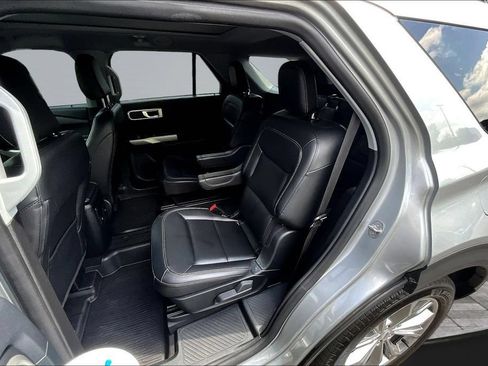Certified 2023 Ford Explorer XLT w/ Equipment Group 202A AWD/4WD image 25