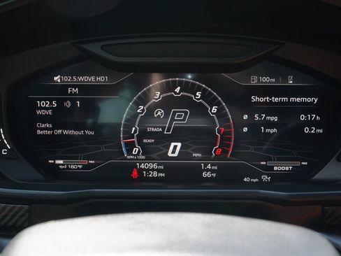 Used 2022 Lamborghini Urus AWD/4WD image 25