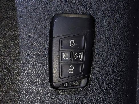Used 2020 Volkswagen Atlas Cross Sport SE FWD image 32