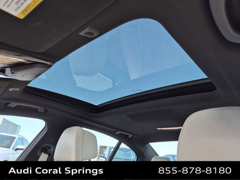 Used 2021 BMW 530e w/ Premium Package image 18