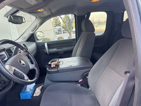 Used 2007 Chevrolet Silverado 1500 LT w/ 1LT Convenience Package image 2