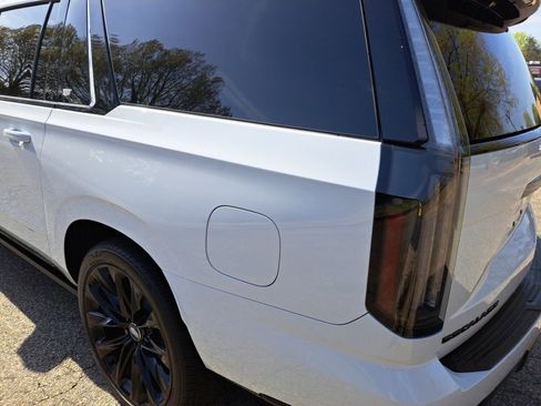 Certified 2026 Cadillac Escalade ESV Platinum Sport w/ LPO, ONYX Package image 20