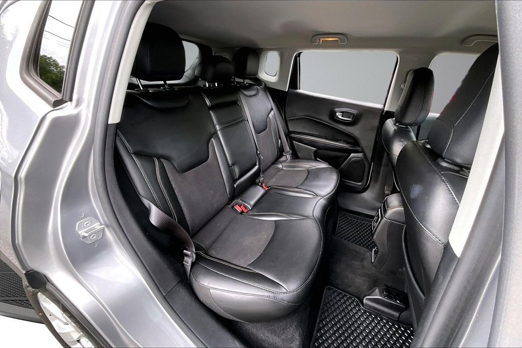 Used 2019 Jeep Compass Latitude w/ Cold Weather Group AWD/4WD image 25