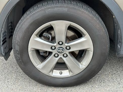 Used 2015 Toyota RAV4 XLE AWD/4WD image 16