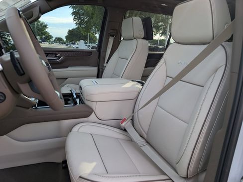 New 2026 GMC Yukon XL Denali w/ Denali Reserve Package AWD/4WD image 19