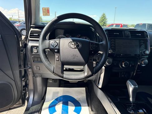 Used 2023 Toyota 4Runner TRD Off-Road Premium AWD/4WD image 15