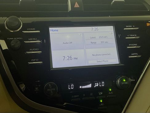 Used 2018 Toyota Camry XLE FWD image 27