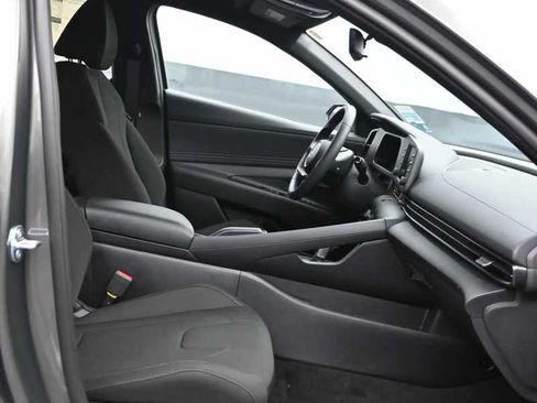 New 2026 Hyundai Elantra Sport FWD image 11