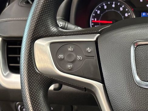 Used 2024 GMC Terrain SLE w/ Driver Convenience Package image 31