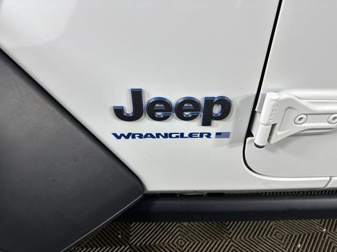 Used 2023 Jeep Wrangler Unlimited w/ Cold Weather Group image 10