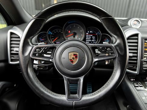 Used 2016 Porsche Cayenne S image 13
