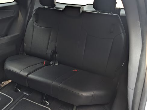 Used 2023 Toyota Sienna XSE AWD/4WD image 19