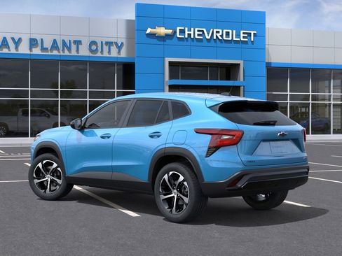 New 2026 Chevrolet Trax RS w/ Sunroof Package FWD image 3