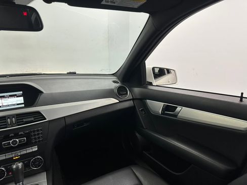 Used 2013 Mercedes-Benz C 250 Sport image 40