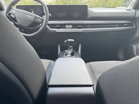 Used 2025 Kia K4 FWD image 40