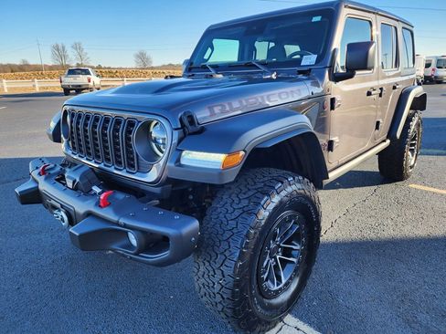 Used 2024 Jeep Wrangler Unlimited Rubicon w/ XTREMEE 35" Tire Package image 4