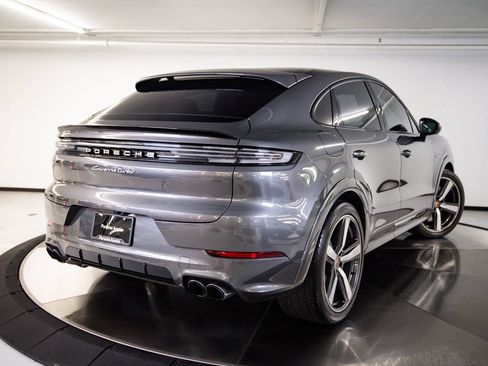 Certified 2024 Porsche Cayenne Turbo AWD/4WD image 7