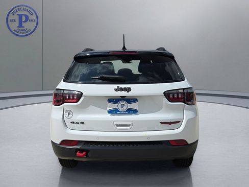Used 2025 Jeep Compass Trailhawk AWD/4WD image 6