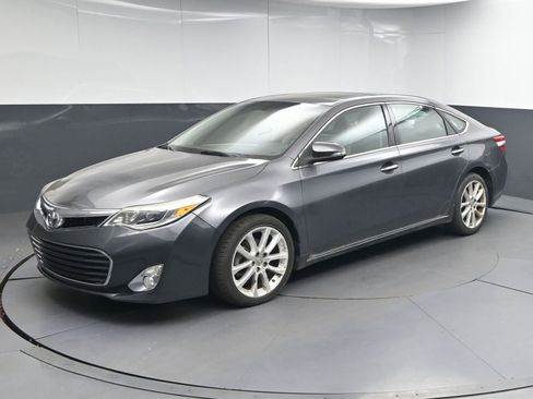 Used 2013 Toyota Avalon XLE Touring FWD image 3