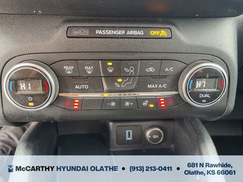 Used 2020 Ford Escape Titanium image 27