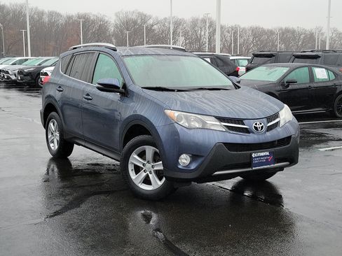Used 2013 Toyota RAV4 XLE image 36