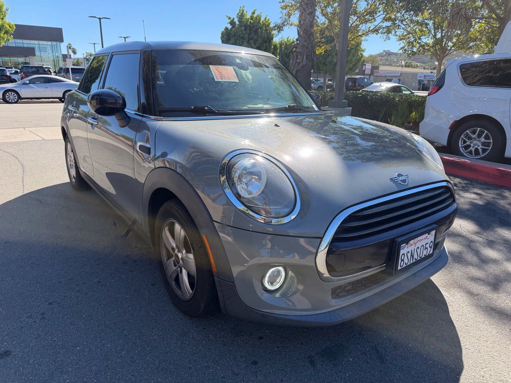 Used 2021 MINI Cooper 4-Door Hardtop FWD image 2