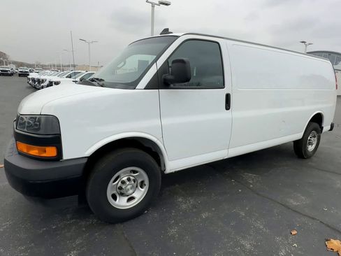 Used 2022 Chevrolet Express 2500 WT w/ Driver Convenience Package image 4
