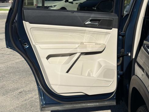 Used 2022 Volkswagen Atlas SE w/ Panoramic Sunroof Package image 23