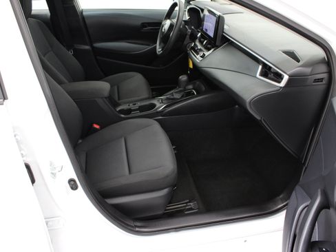 Certified 2025 Toyota Corolla LE FWD image 33