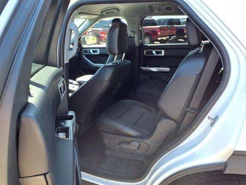 Certified 2022 Ford Explorer XLT w/ Equipment Group 202A AWD/4WD image 31