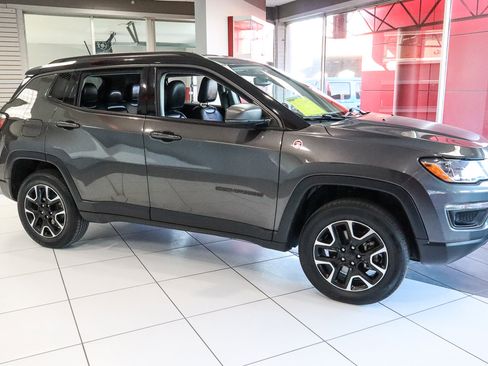 Used 2020 Jeep Compass Trailhawk image 4