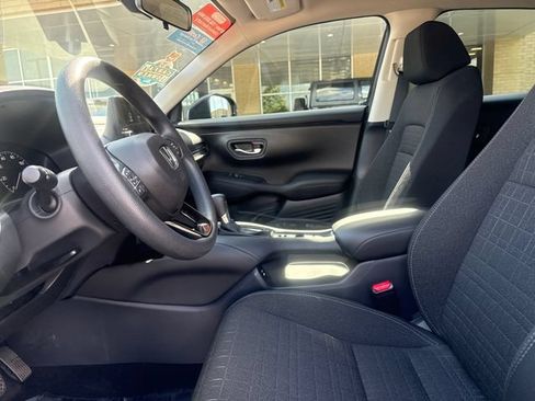 Certified 2025 Honda HR-V LX image 8