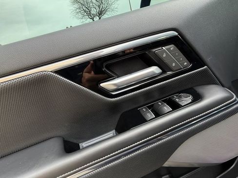 Used 2025 GMC Sierra EV Denali image 11